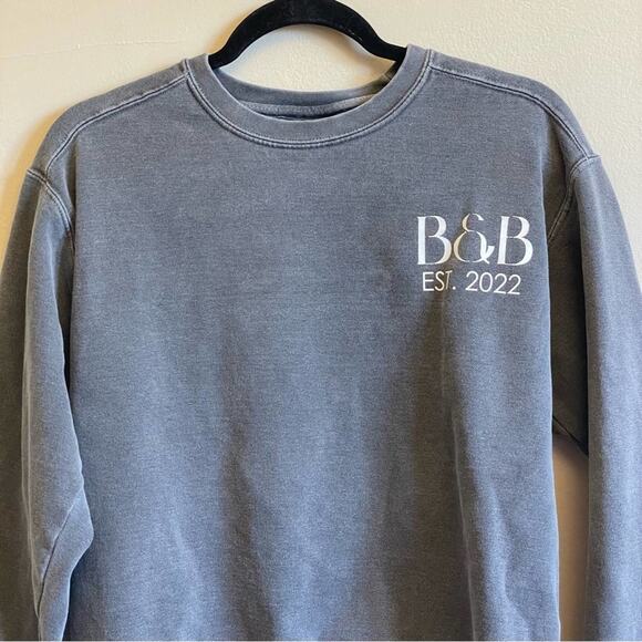 Comfort Colors M gray sweatshirt B&B est. 2022 - Picture 2 of 7